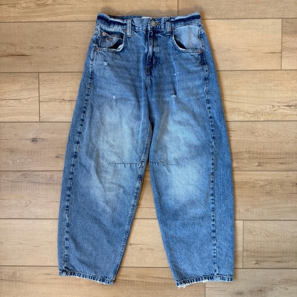 BDG Logan Arizona Wash Cinch Back Boyfriend Jeans Size 29